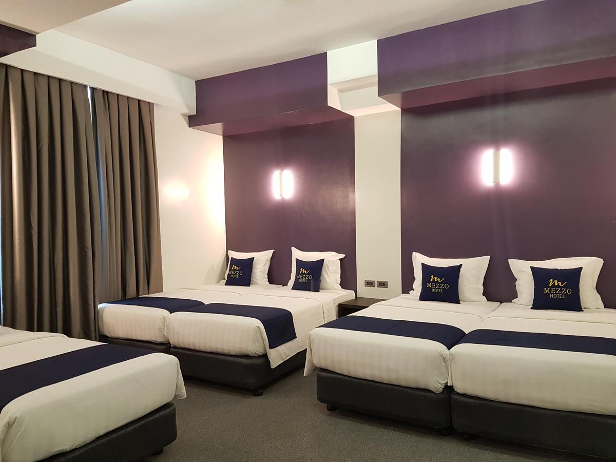 Mezzo Hotel Cebu Buitenkant foto