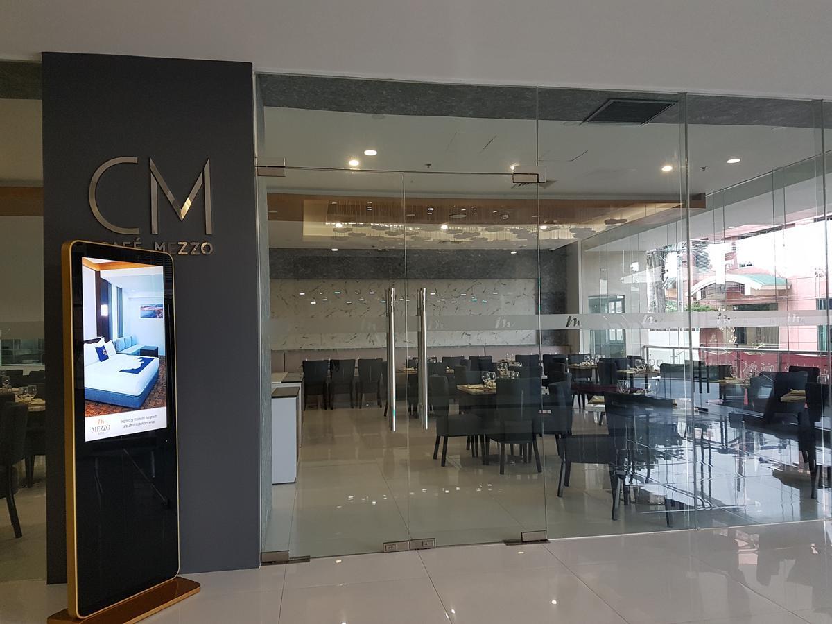 Mezzo Hotel Cebu Buitenkant foto