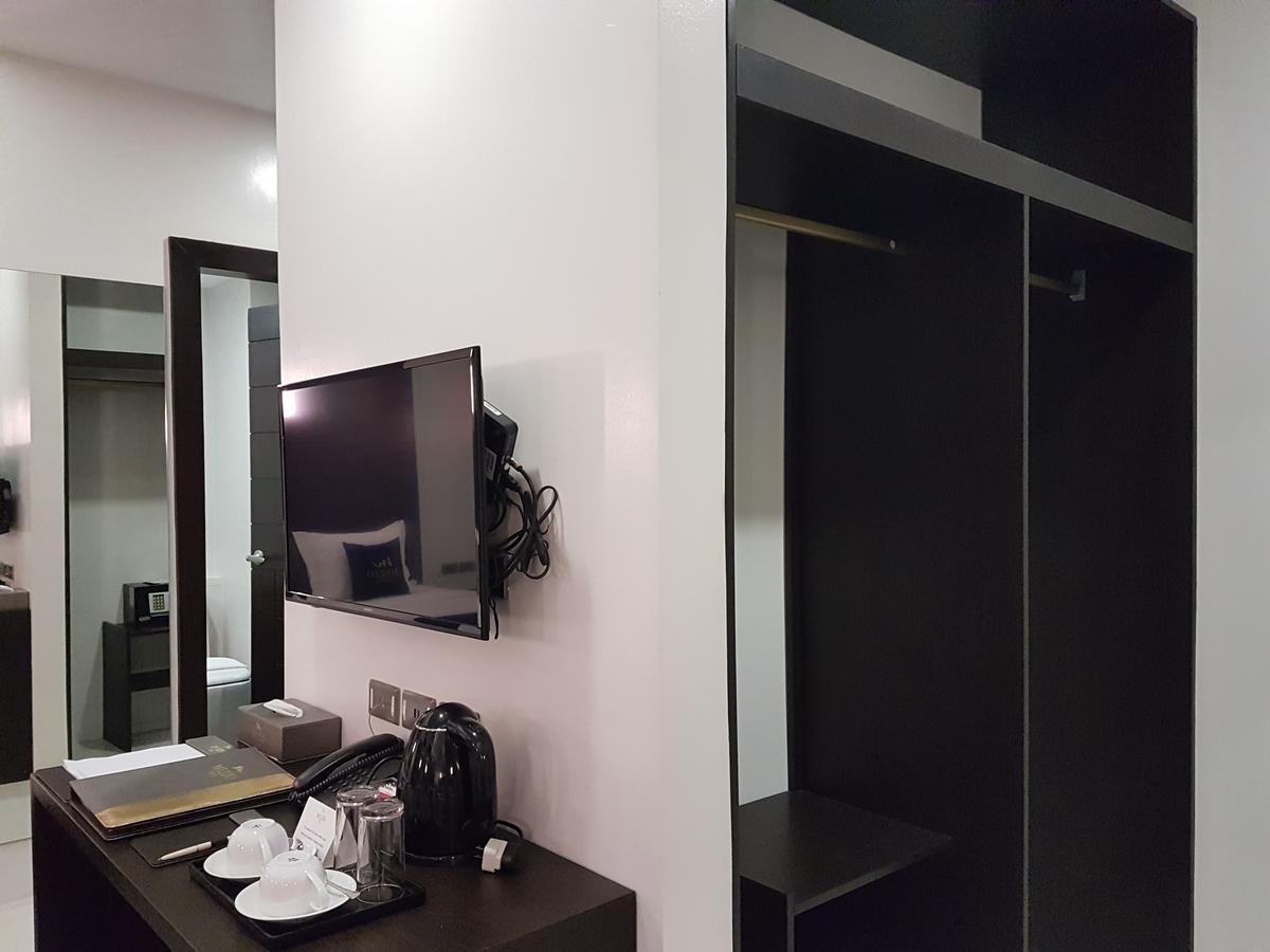 Mezzo Hotel Cebu Buitenkant foto