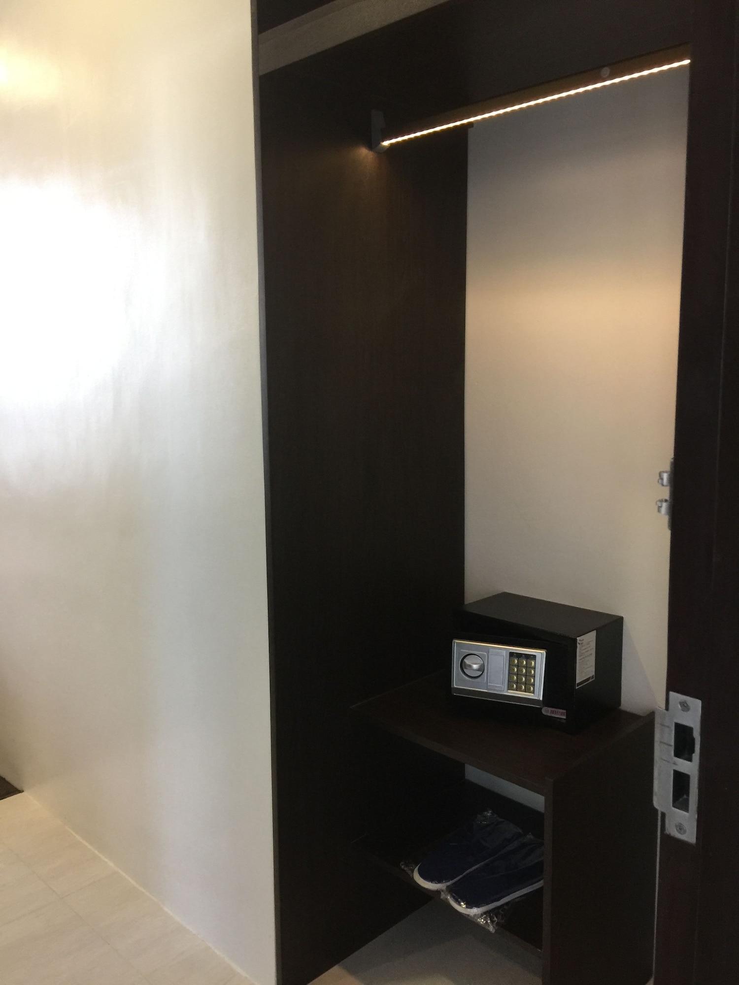 Mezzo Hotel Cebu Buitenkant foto