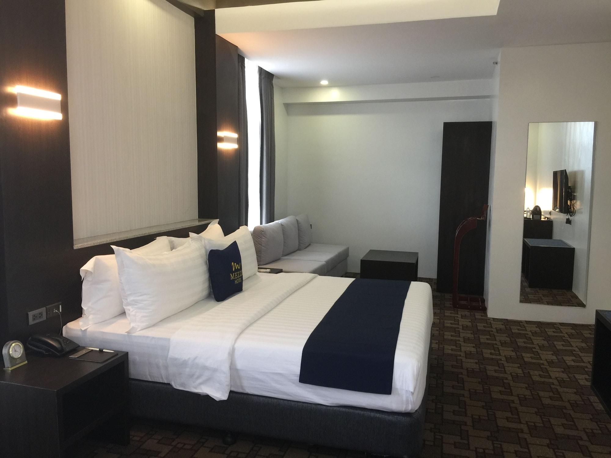 Mezzo Hotel Cebu Buitenkant foto