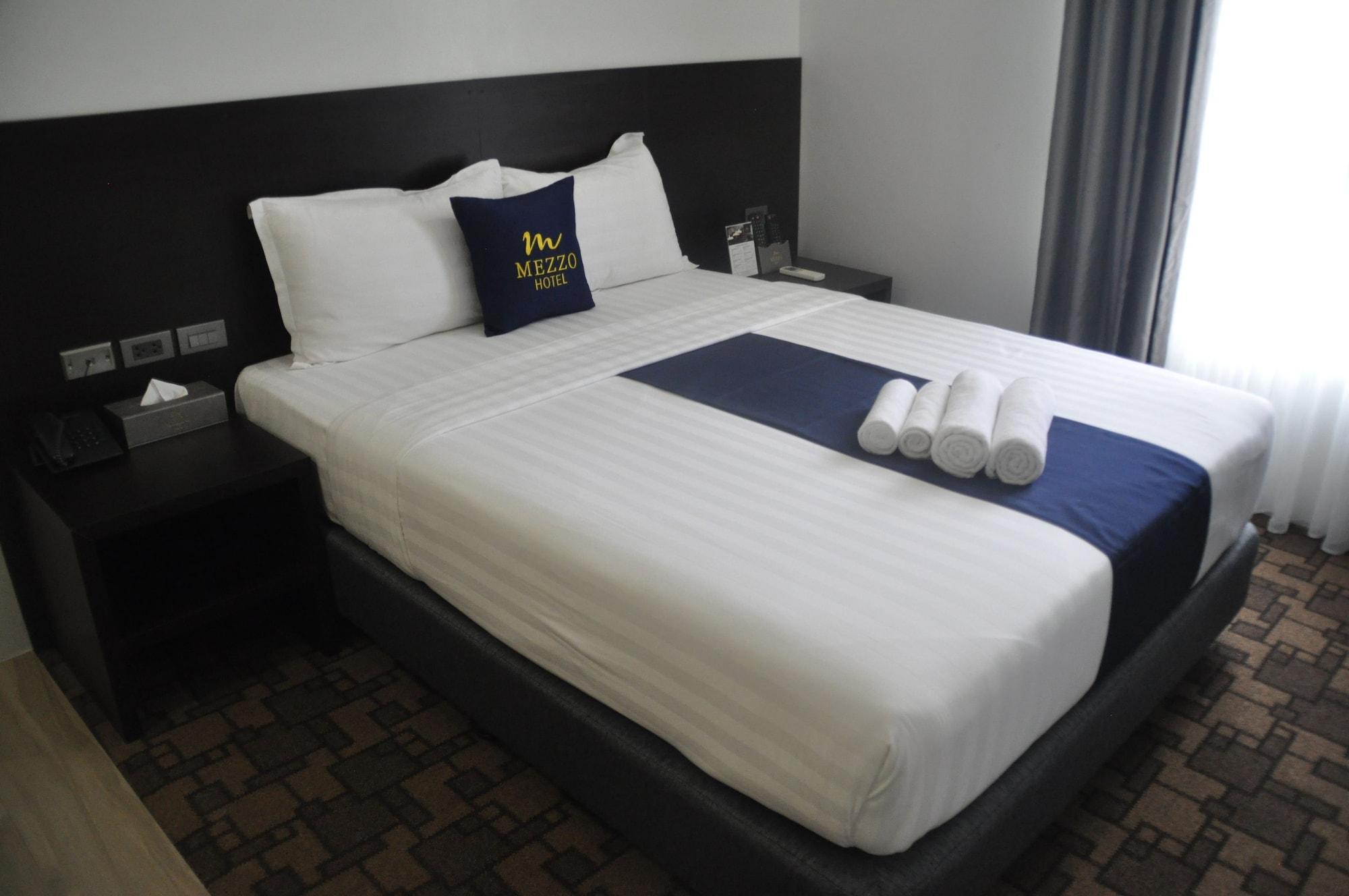 Mezzo Hotel Cebu Buitenkant foto