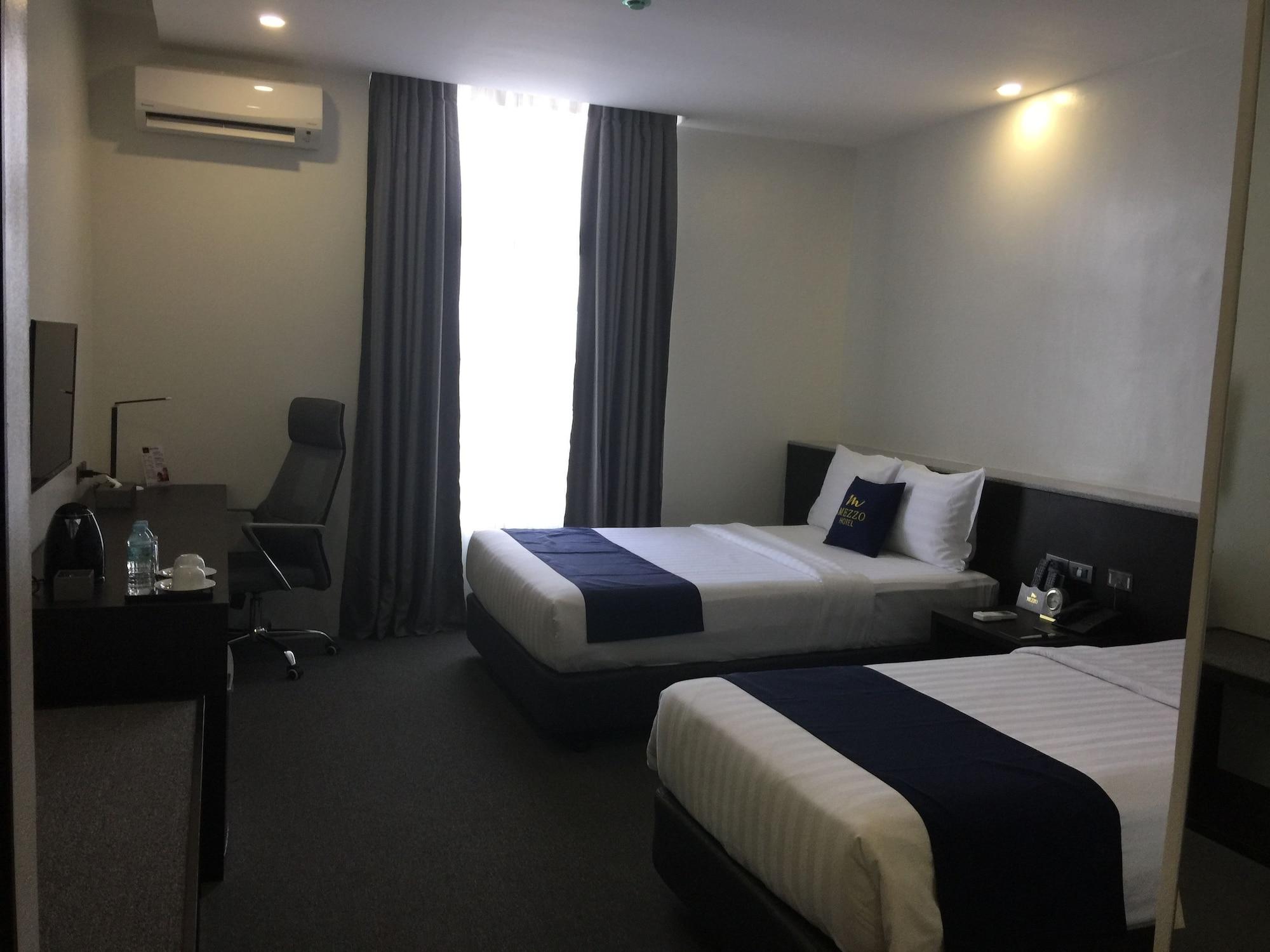 Mezzo Hotel Cebu Buitenkant foto