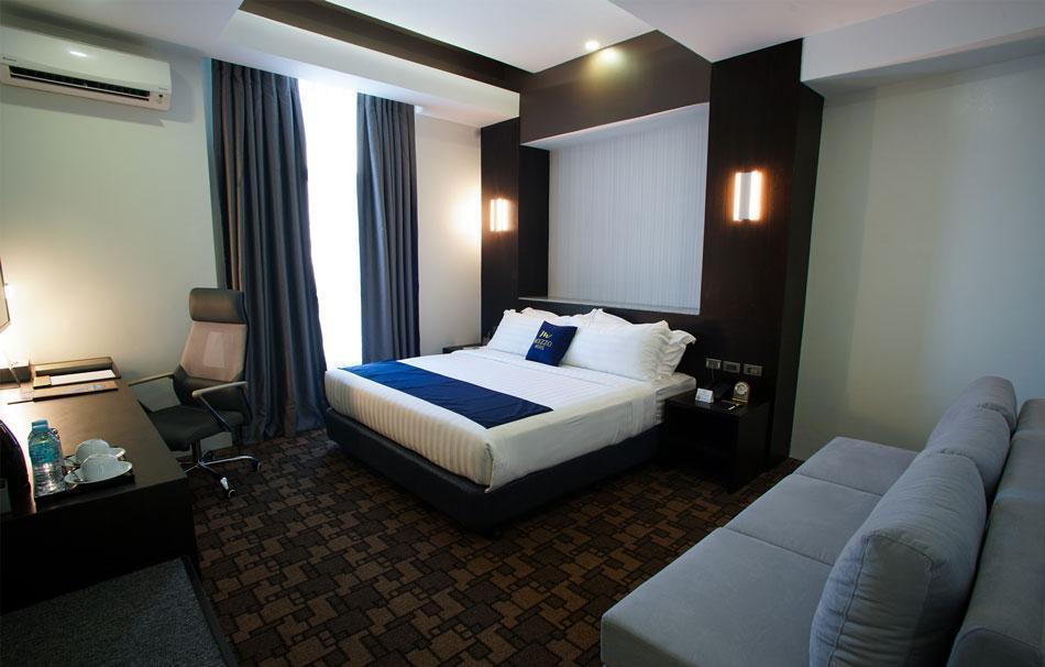 Mezzo Hotel Cebu Buitenkant foto