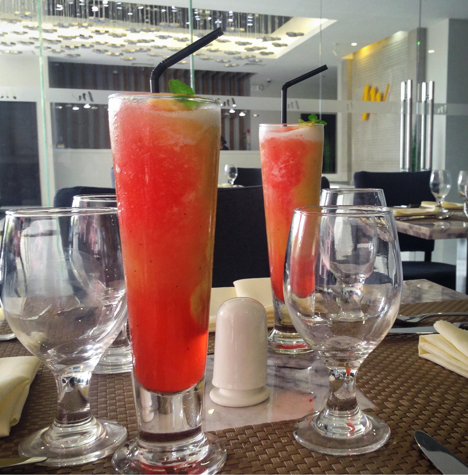 Mezzo Hotel Cebu Buitenkant foto