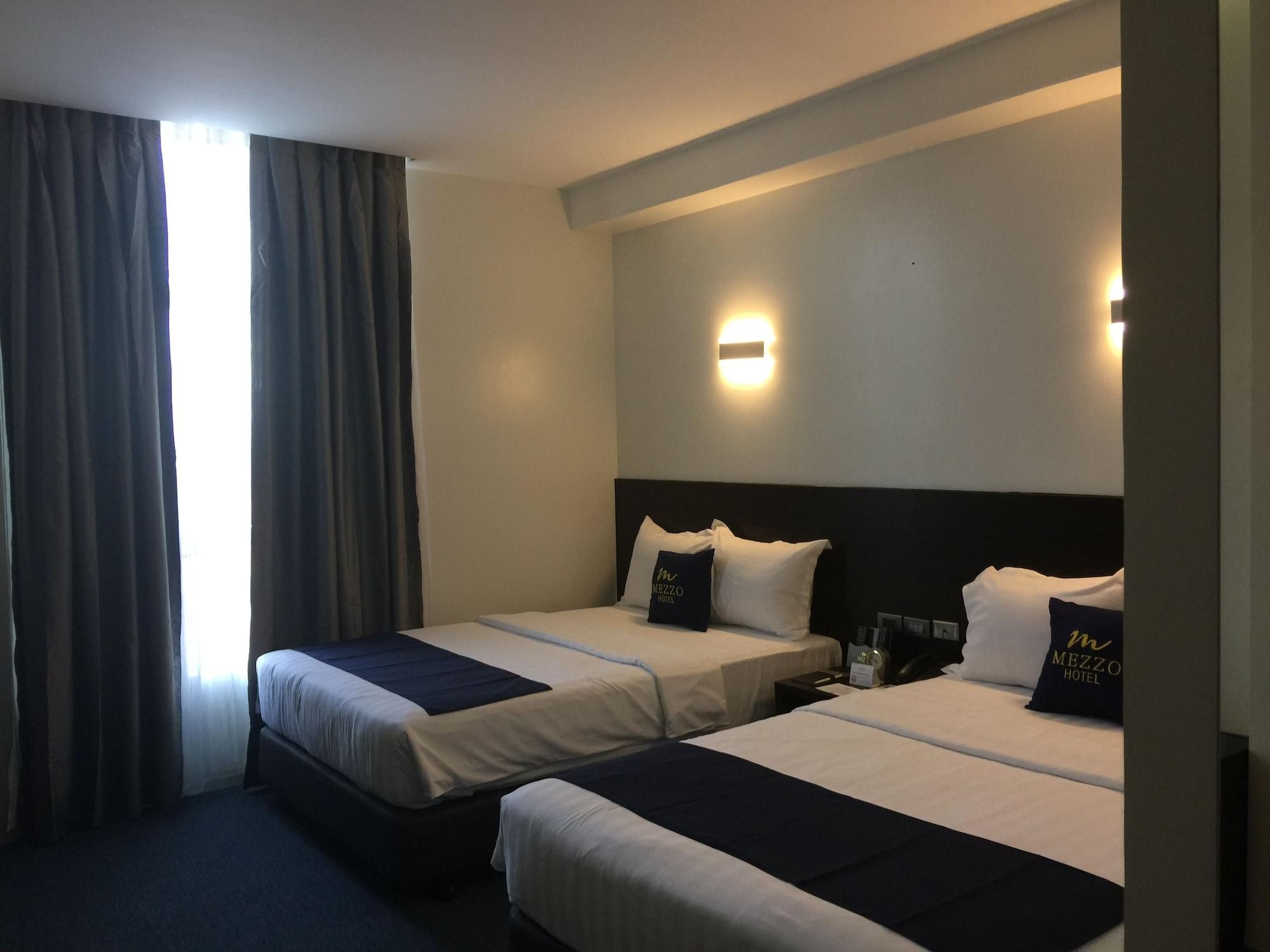 Mezzo Hotel Cebu Buitenkant foto