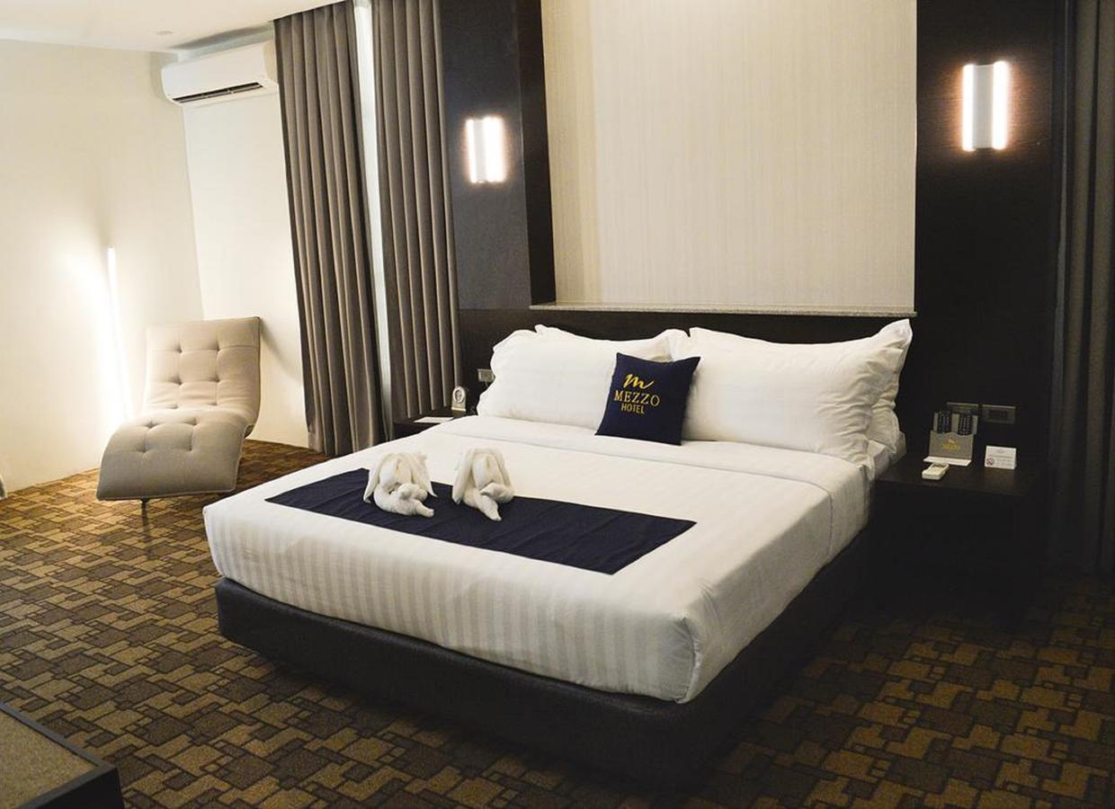Mezzo Hotel Cebu Buitenkant foto