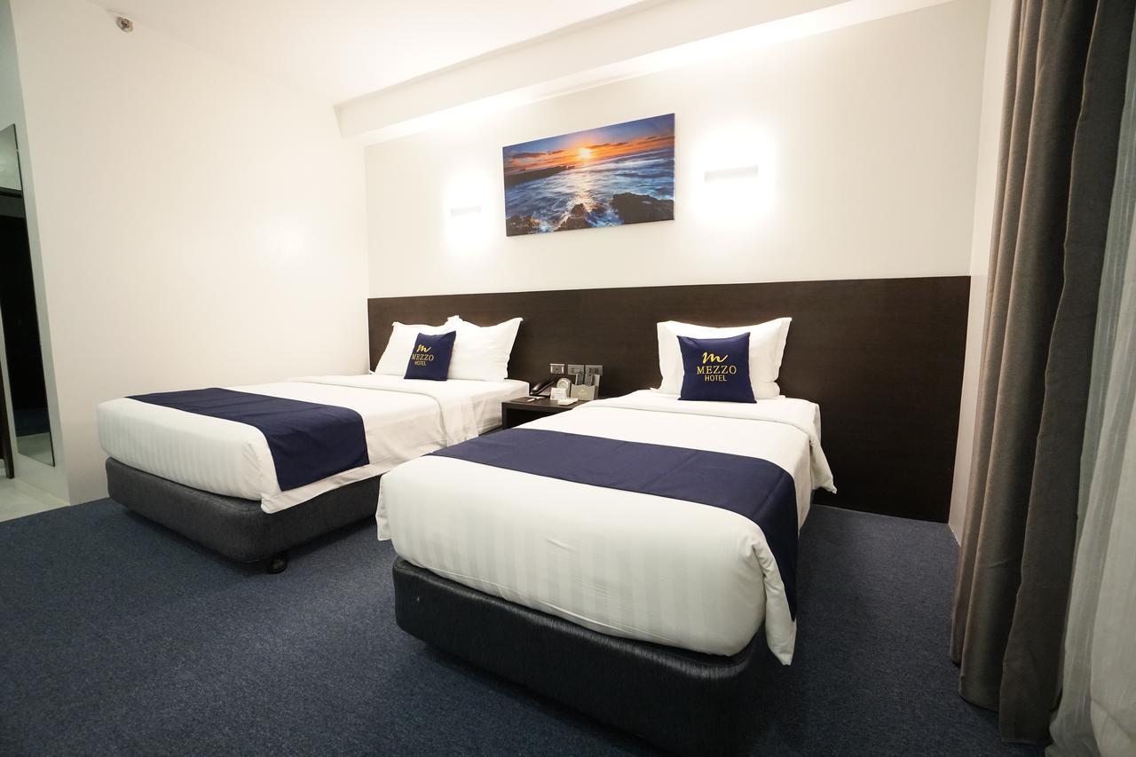 Mezzo Hotel Cebu Buitenkant foto